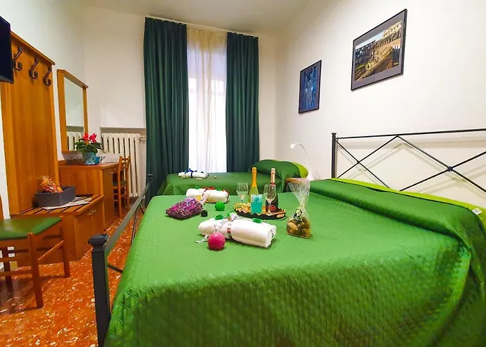 La Casa Verde Roma - Free Secure Parking If You Book 3 Nights Gasthof *