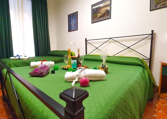 Gasthof La Casa Verde Roma - Free Secure Parking If You Book 3 Nights