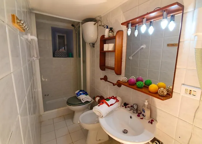 Gasthof La Casa Verde Roma - Free Secure Parking If You Book 3 Nights *
